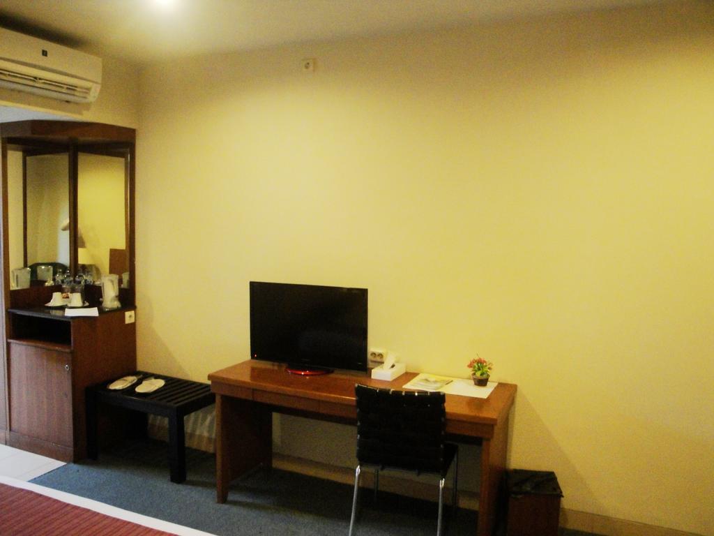 Imperial Hotel Kendari Chambre photo