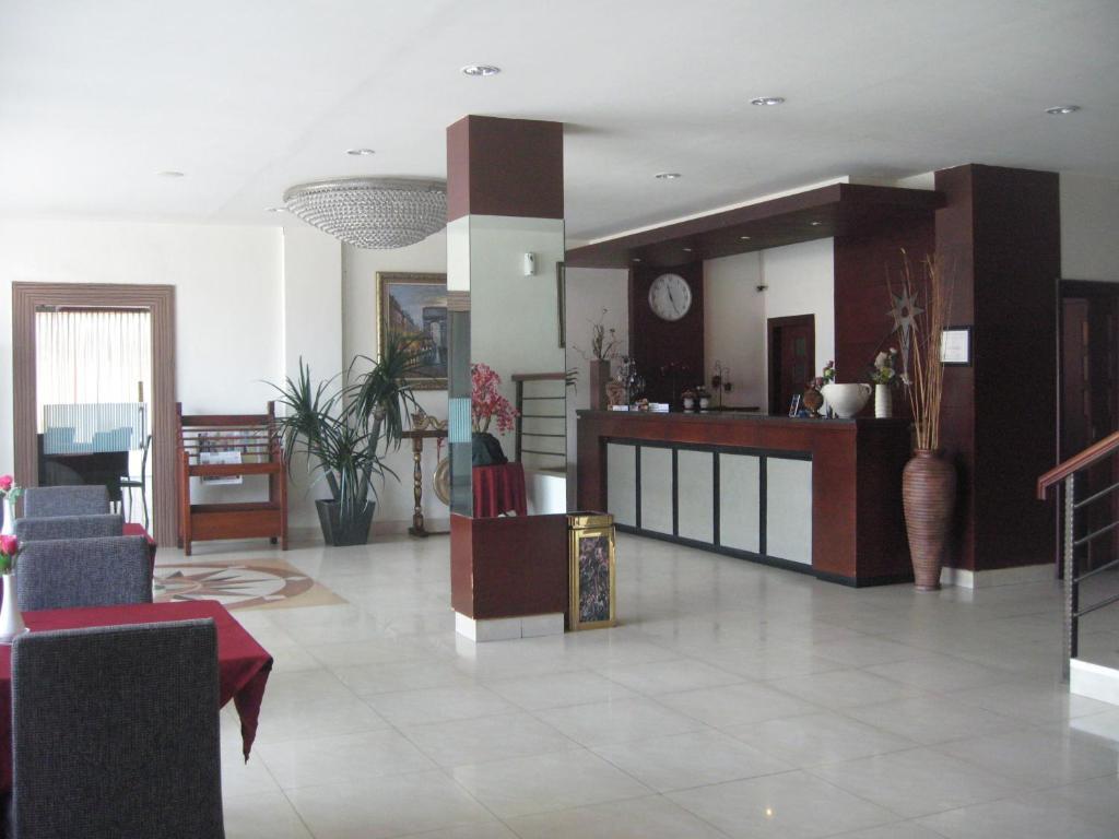 Imperial Hotel Kendari Extérieur photo
