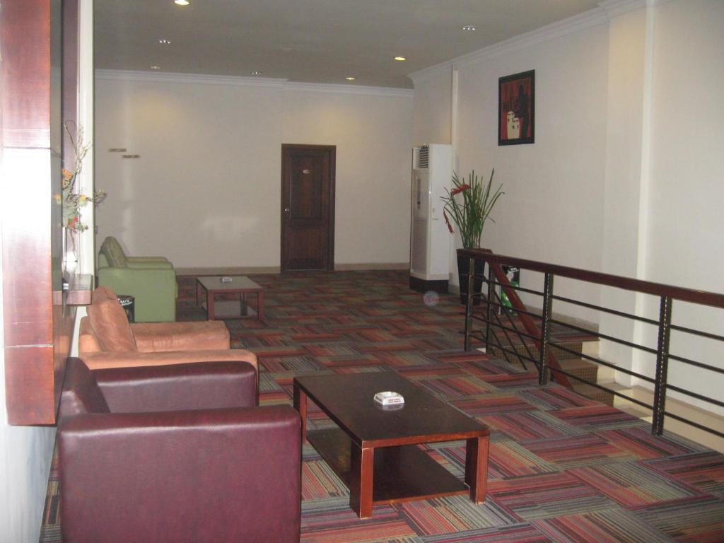 Imperial Hotel Kendari Extérieur photo
